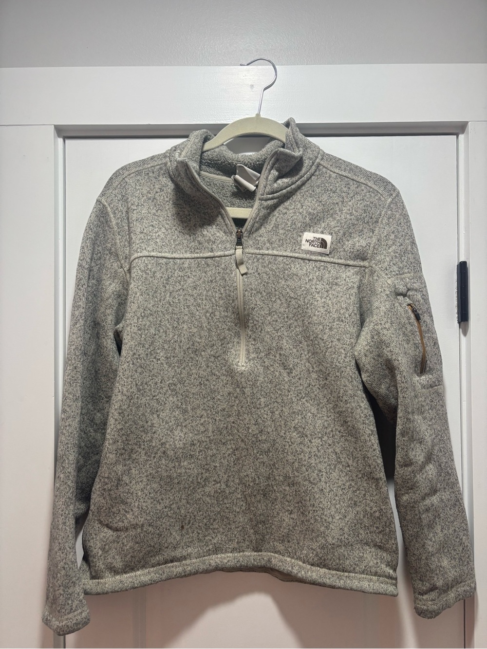 The North Face Men's Light Grey Half-Zip Fleece Pullover